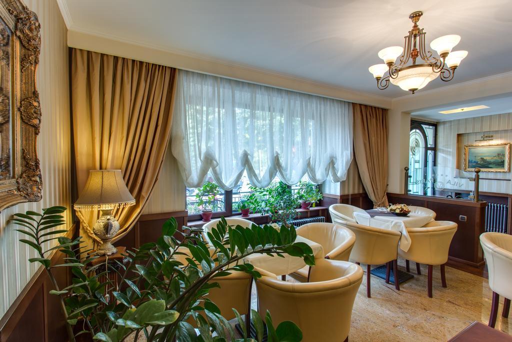 Vila Paris Boutique Hotel Bucarest Exterior foto