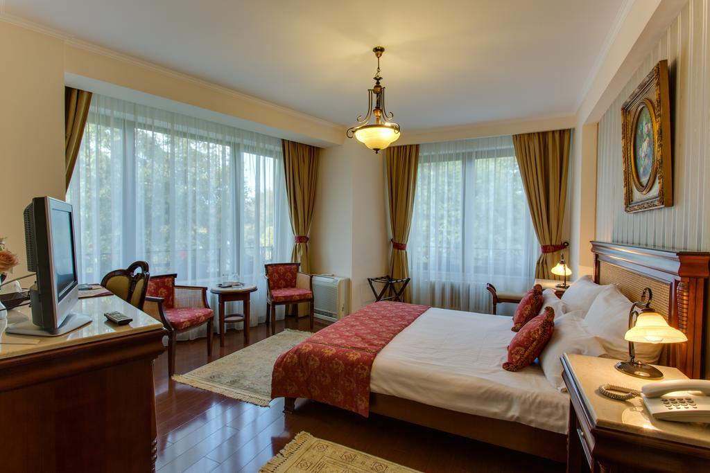 Vila Paris Boutique Hotel Bucarest Habitación foto